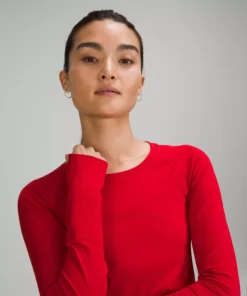 Lululemon NEW YEAR SWIFTLY TECH LONG SLEEVE SHIRT 2.0 -Fashion Comprehensive LW3FL2S 032007 4