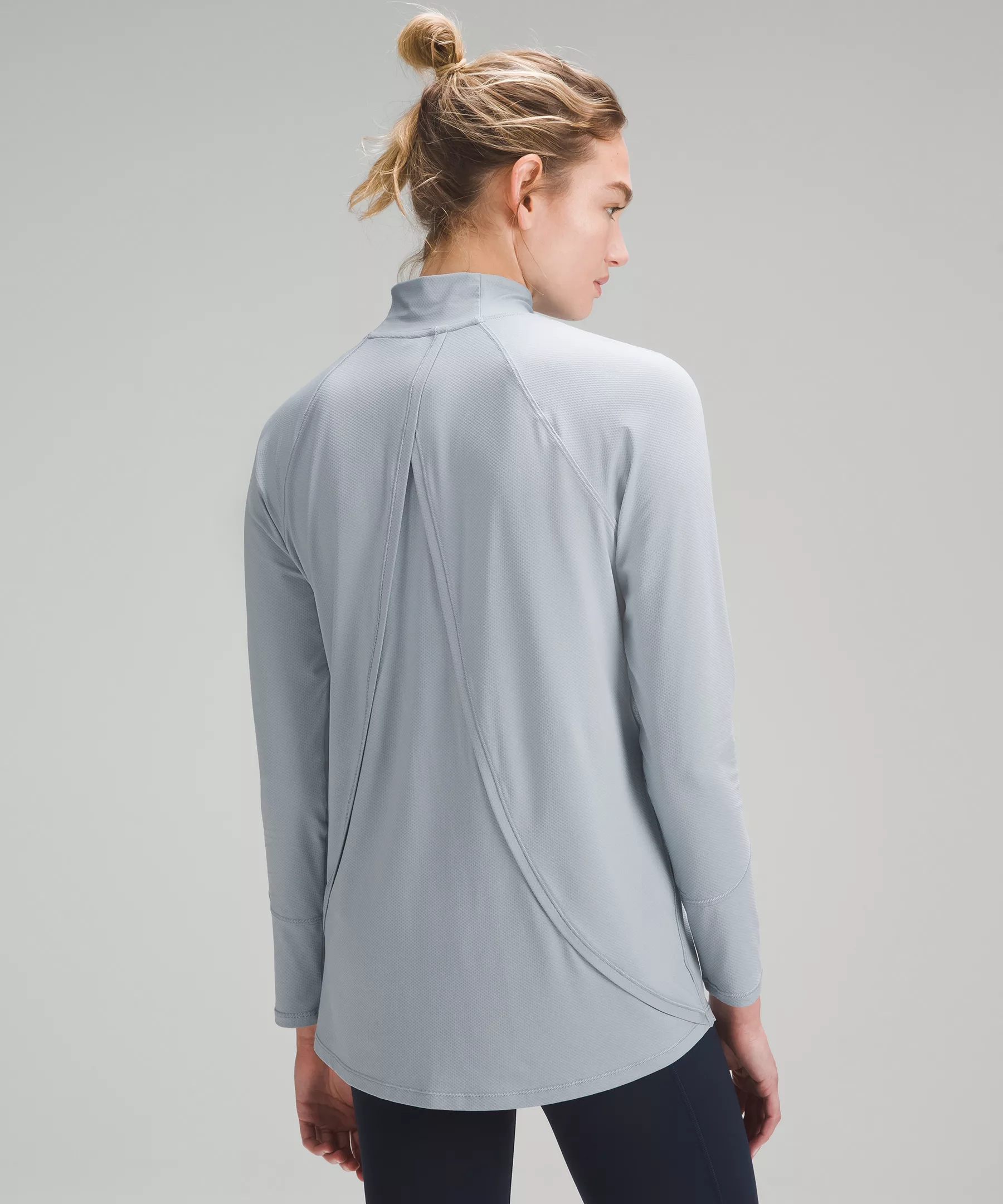 Lululemon HIGH-COVERAGE TRAINING LONG-SLEEVE SHIRT 5 Lululemon HIGH-COVERAGE TRAINING LONG-SLEEVE SHIRT - Image 3