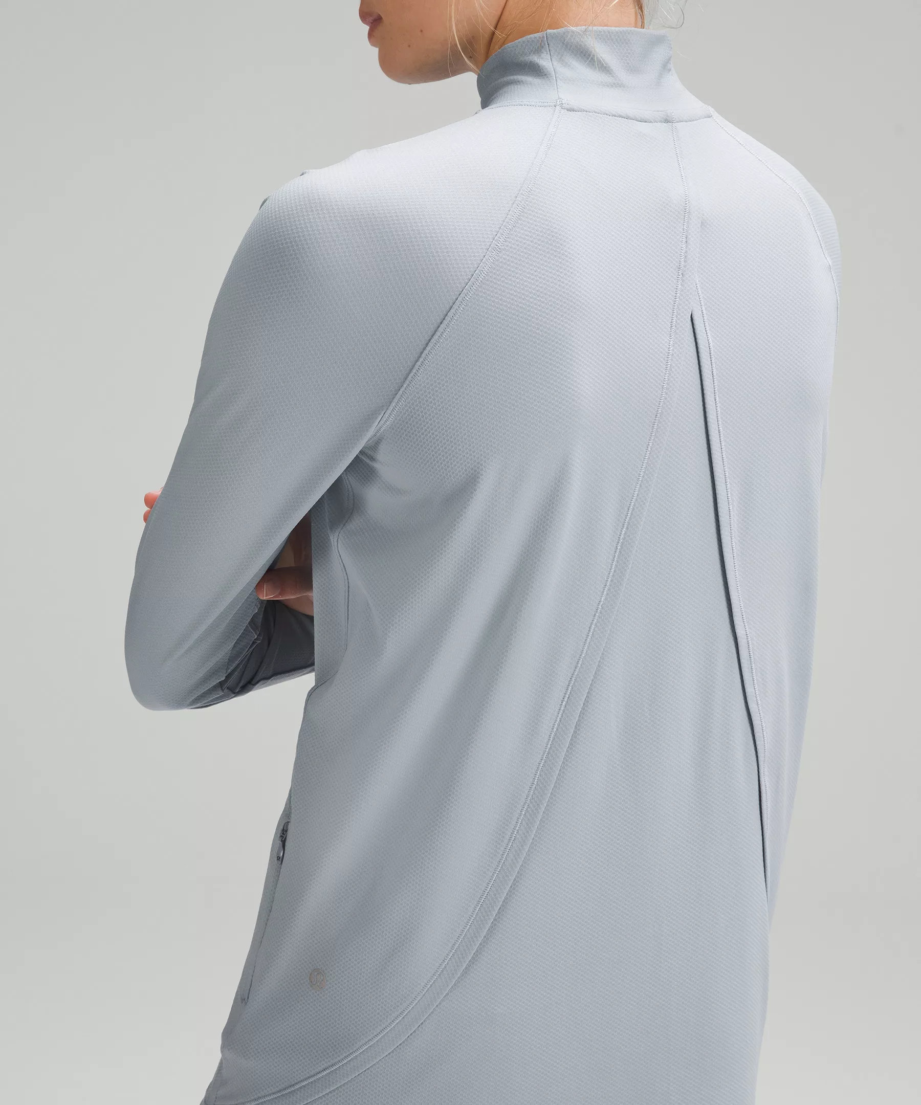 Lululemon HIGH-COVERAGE TRAINING LONG-SLEEVE SHIRT 8 Lululemon HIGH-COVERAGE TRAINING LONG-SLEEVE SHIRT - Image 6