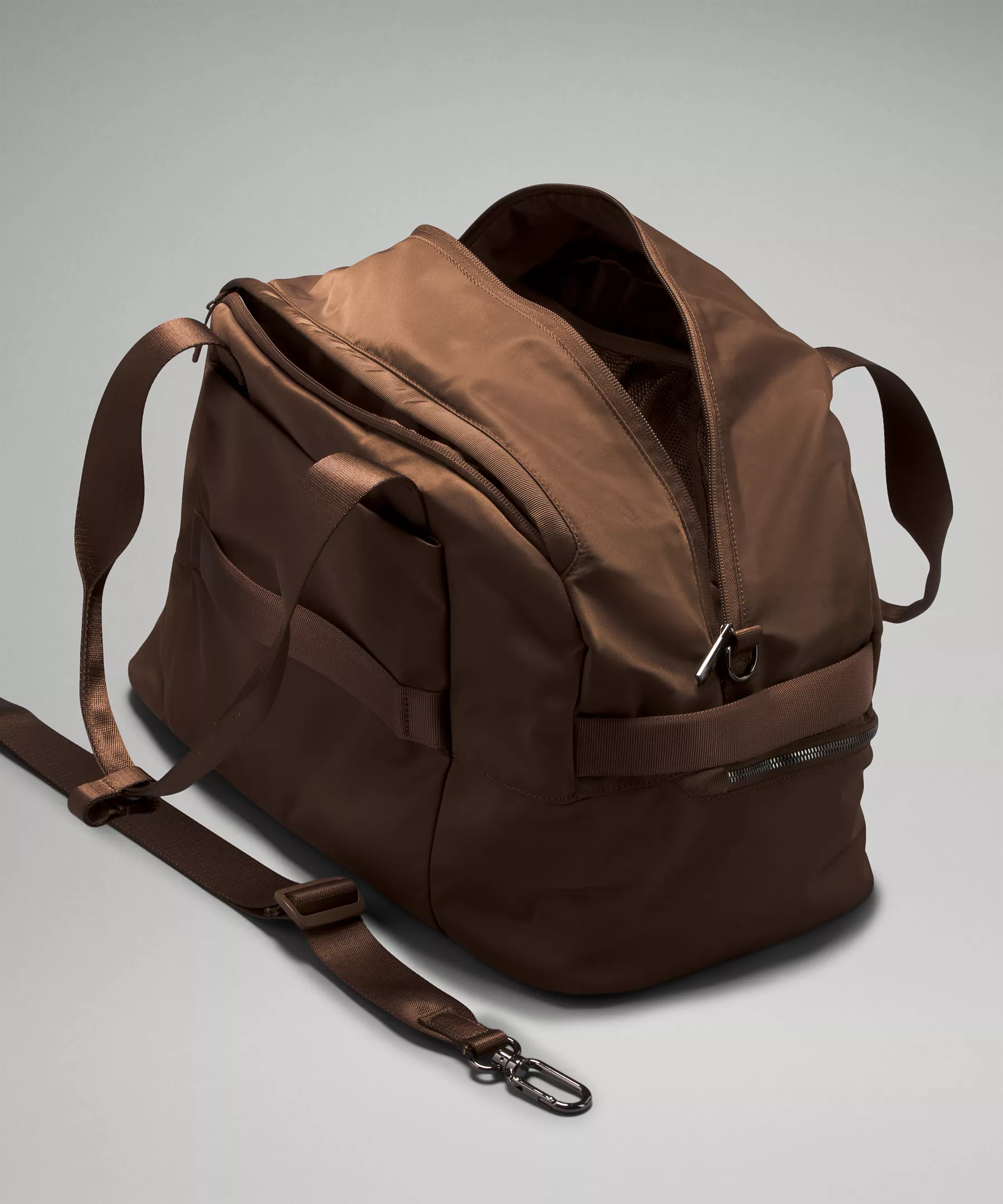 Lululemon CITY ADVENTURER DUFFLE BAG 29L 6 Lululemon CITY ADVENTURER DUFFLE BAG 29L - Image 4