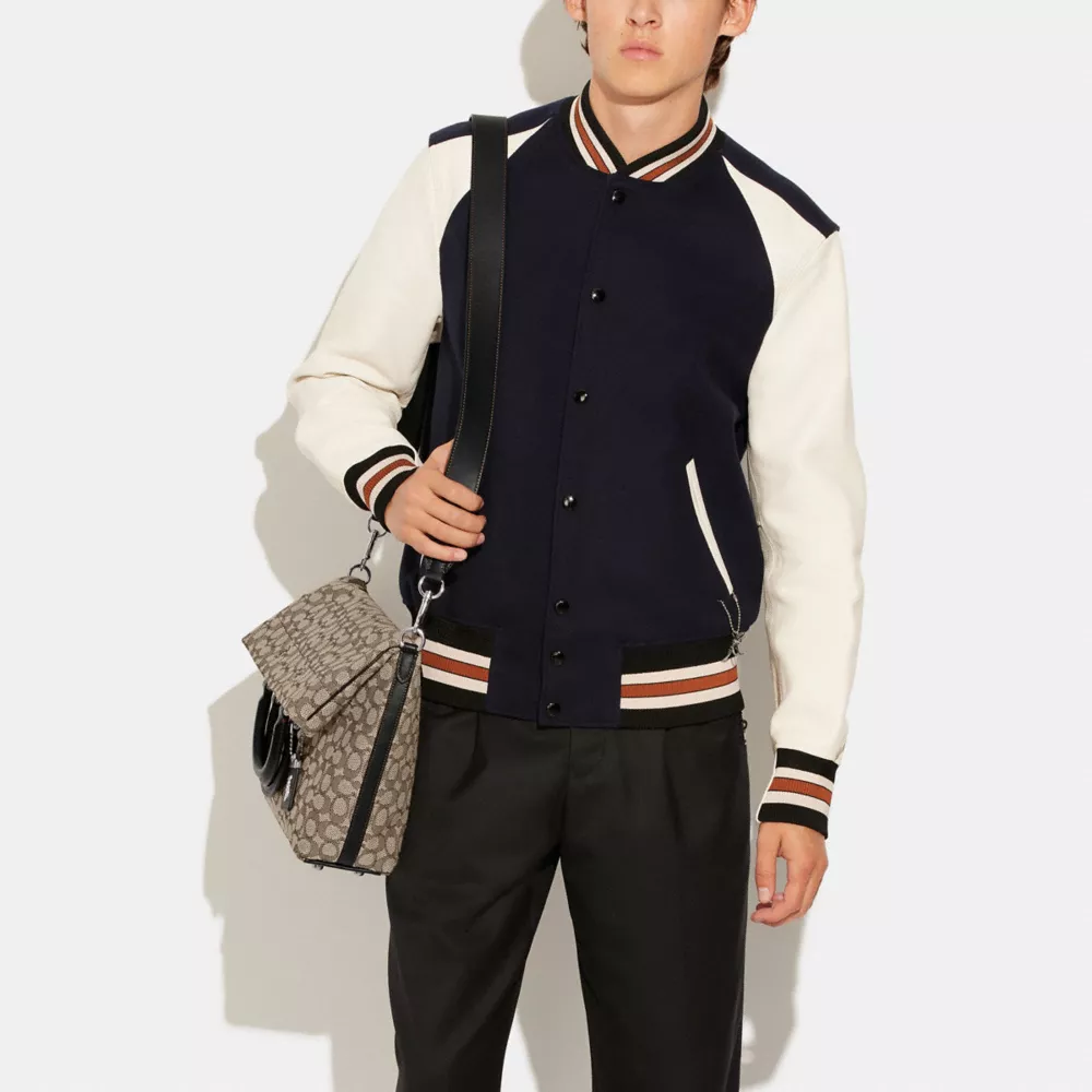 Coach ROWE FOLDOVER TOTE IN SIGNATURE TEXTILE JACQUARD 6 Coach ROWE FOLDOVER TOTE IN SIGNATURE TEXTILE JACQUARD - Image 4