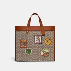 FIELD TOTE 40 WITH COACH BADGE